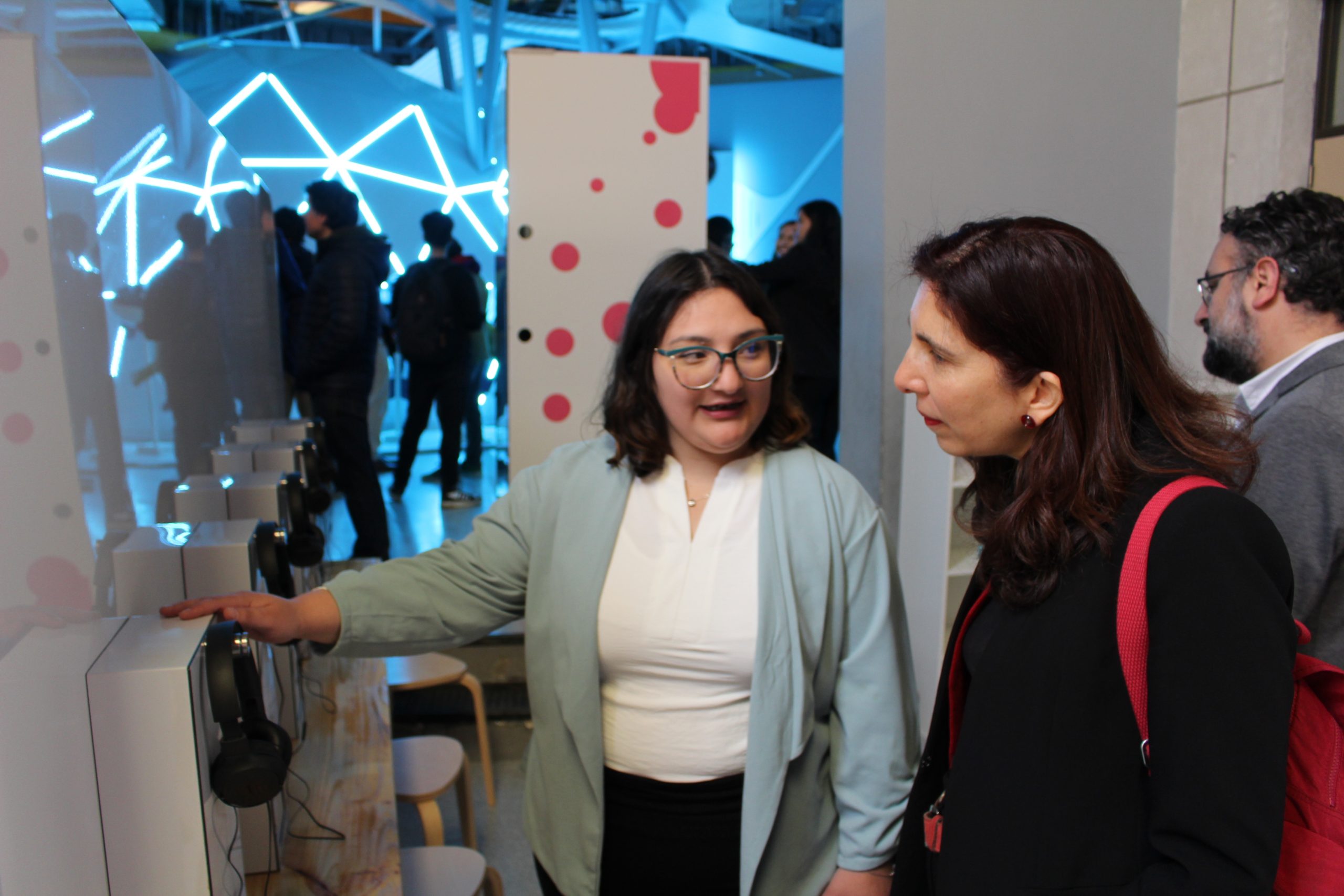 Recorrido por sala Emocrea